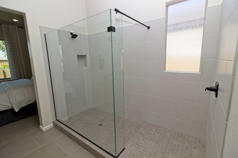 Shower with Space-Saving Sliding Door